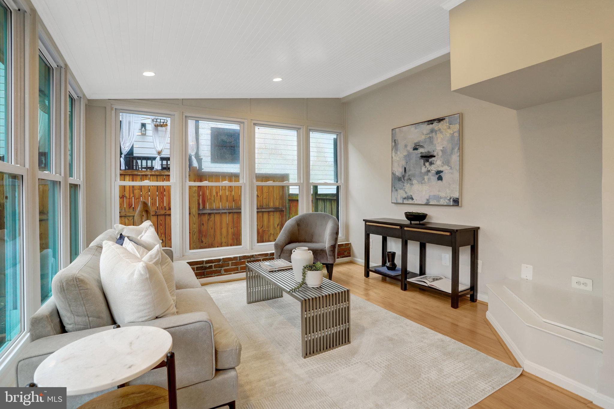 NEW ALEXANDRIA - Residential