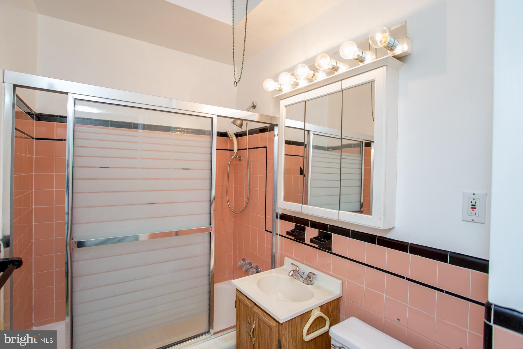 MAYFAIR (EAST) - Residential