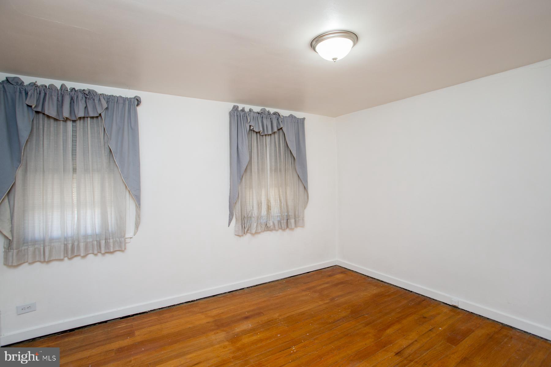 MAYFAIR (EAST) - Residential