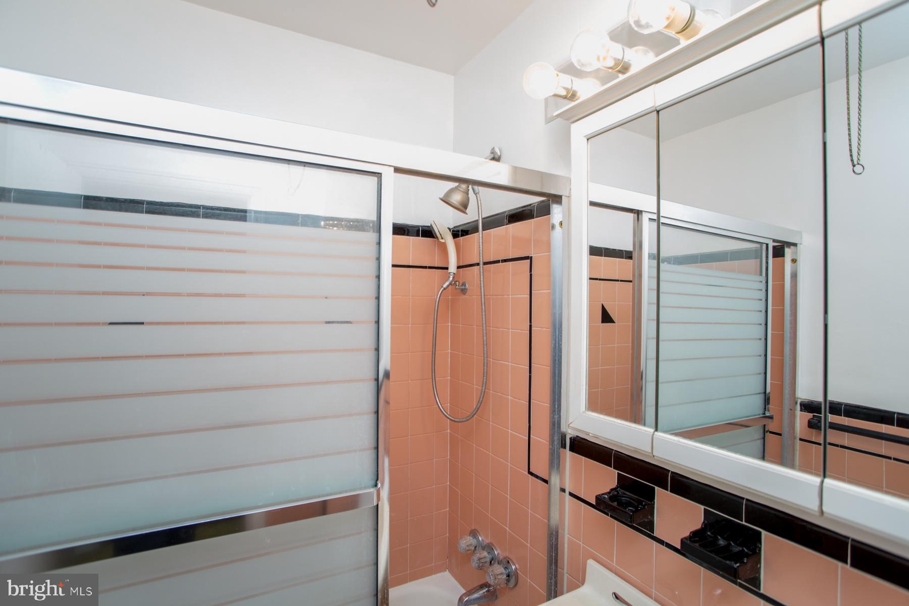 MAYFAIR (EAST) - Residential