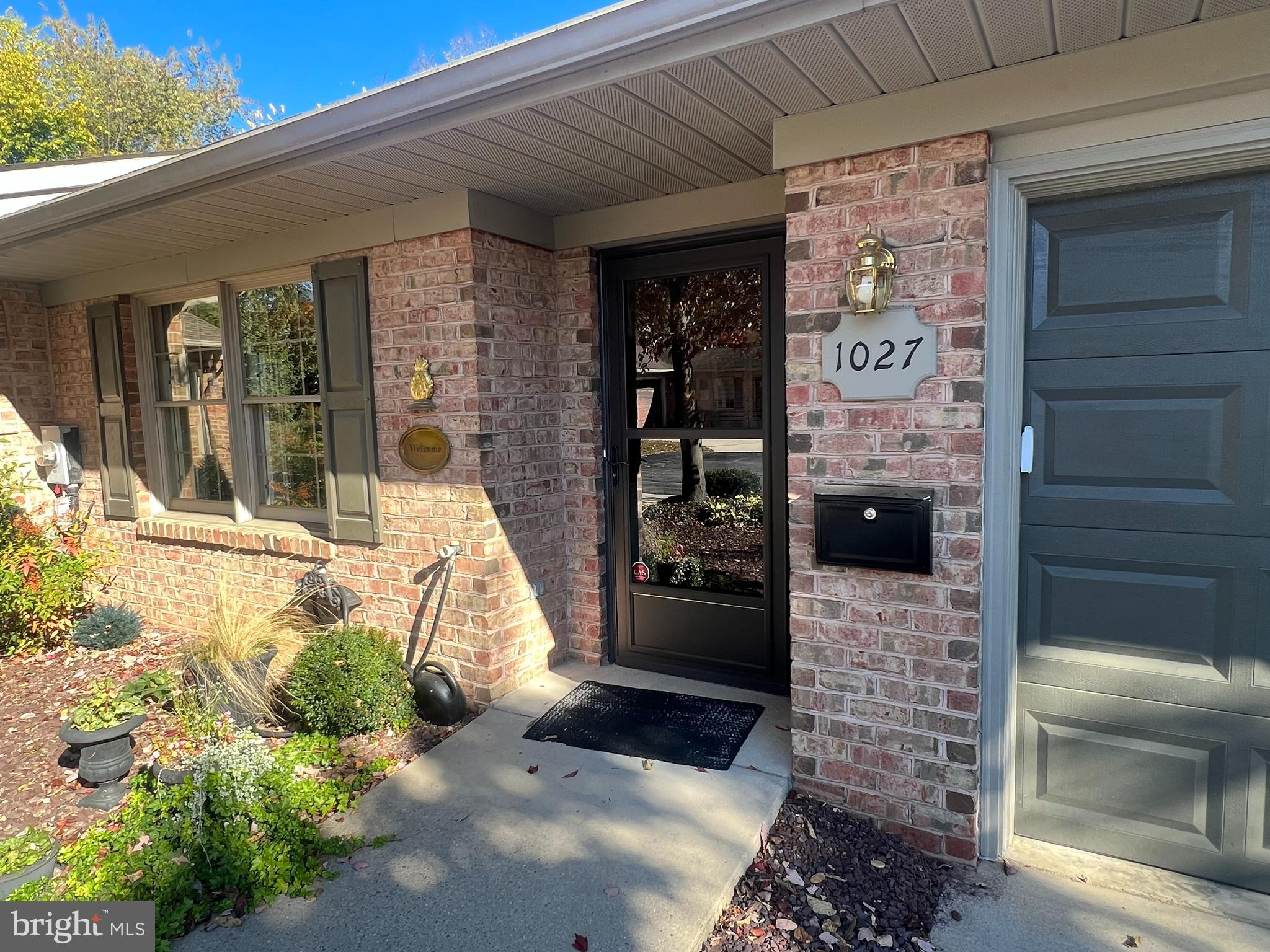 1027 MATTHEW COURT