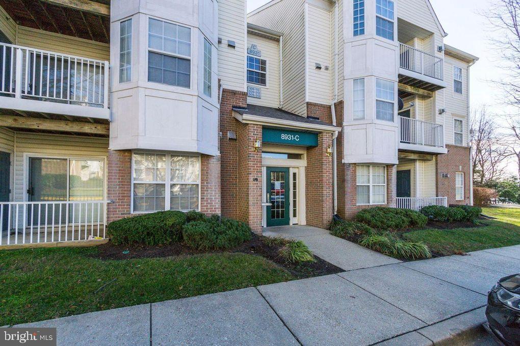 LARGO TOWN CENTER CONDOMINIUMS - Residential