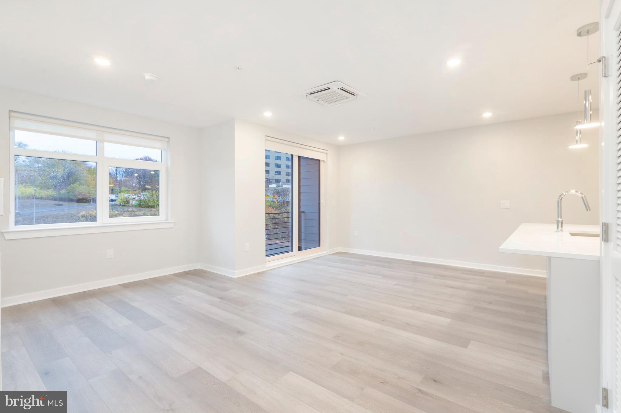 EAST FALLS - Residential Lease