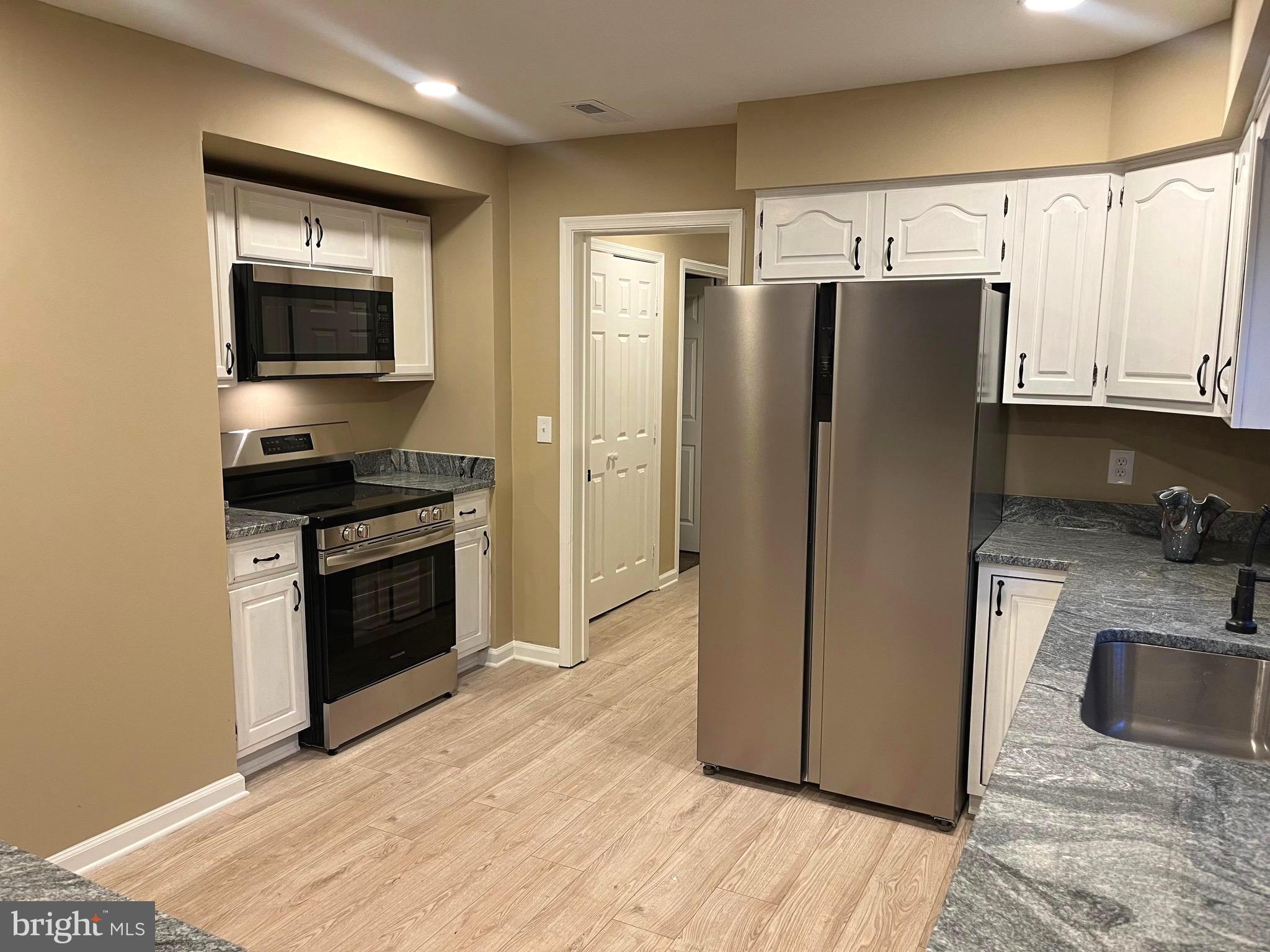 CANNON BLUFF ESTATES - Residential