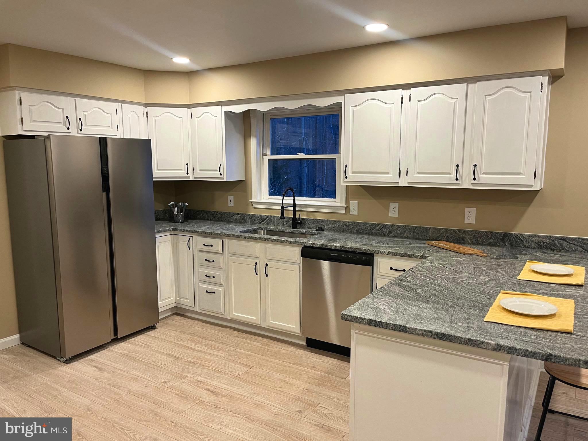 CANNON BLUFF ESTATES - Residential