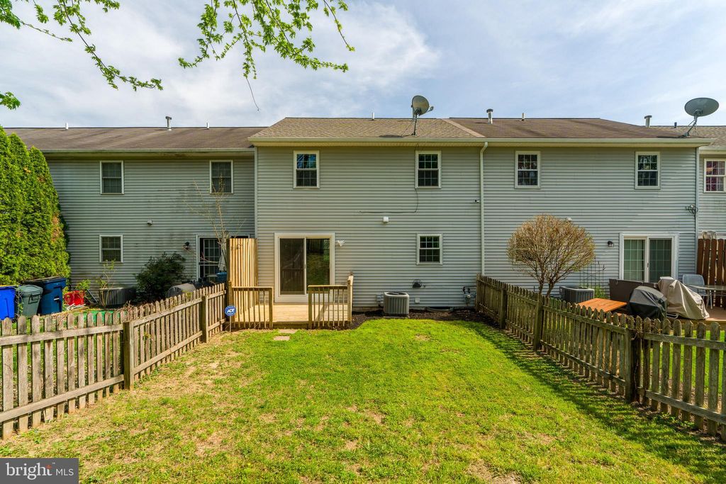 Photo of 25 Tupelo Street, LITITZ, PA 17543 (MLS # PALA2086376)