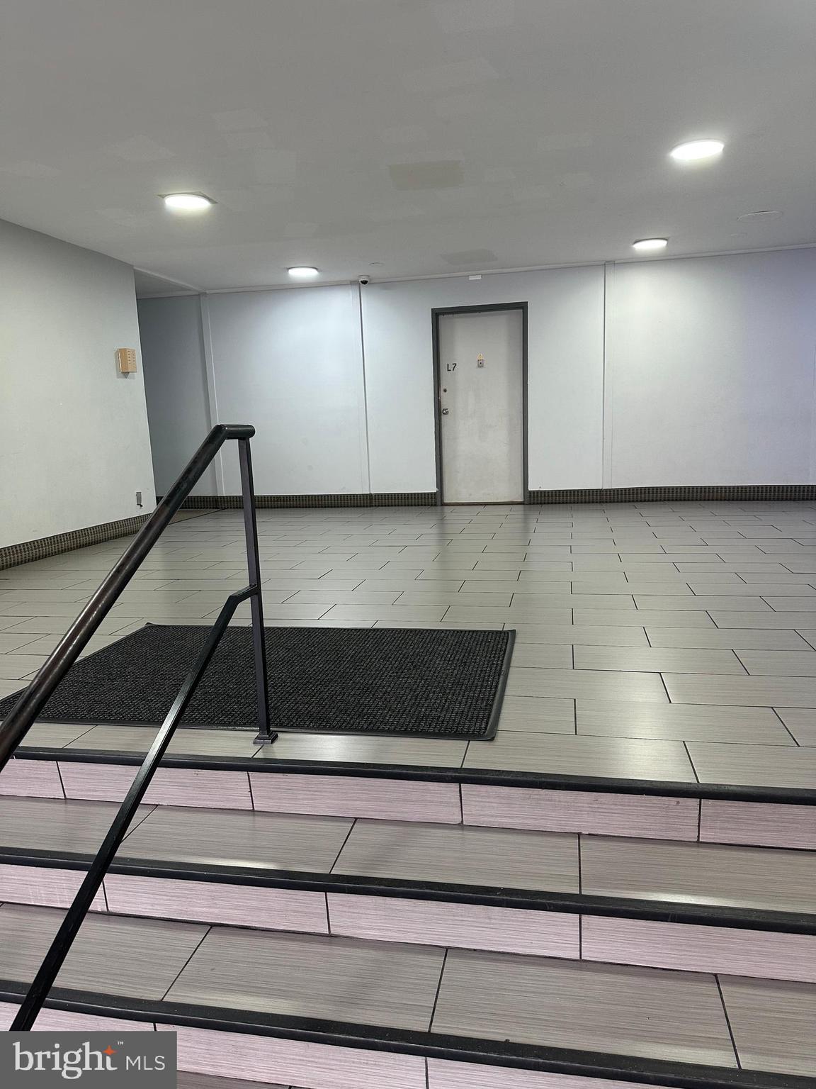 5801 QUANTRELL AVENUE 407