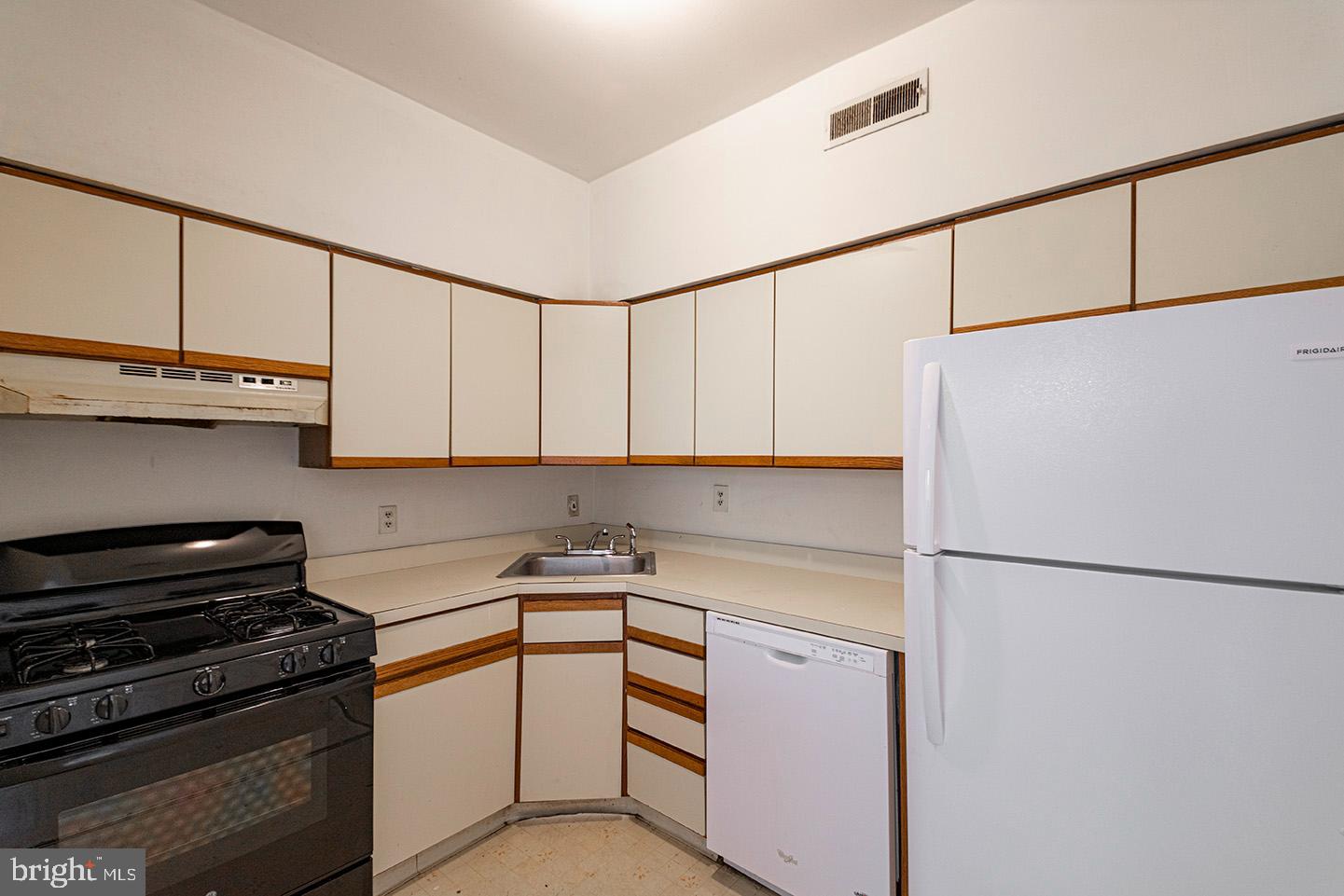 WEST PHILADELPHIA - Residential Lease