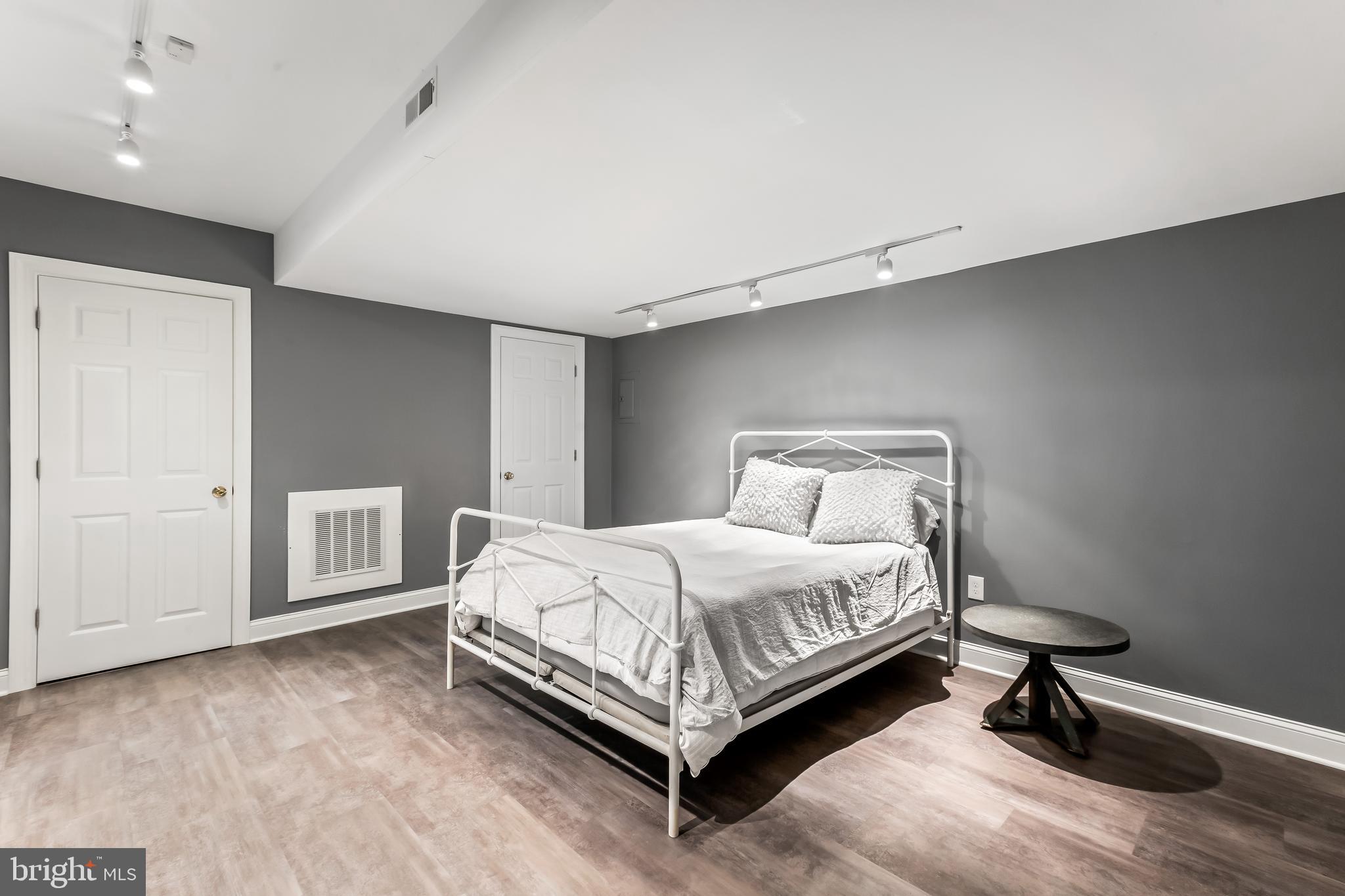 GREENSPRING VALLEY - Residential