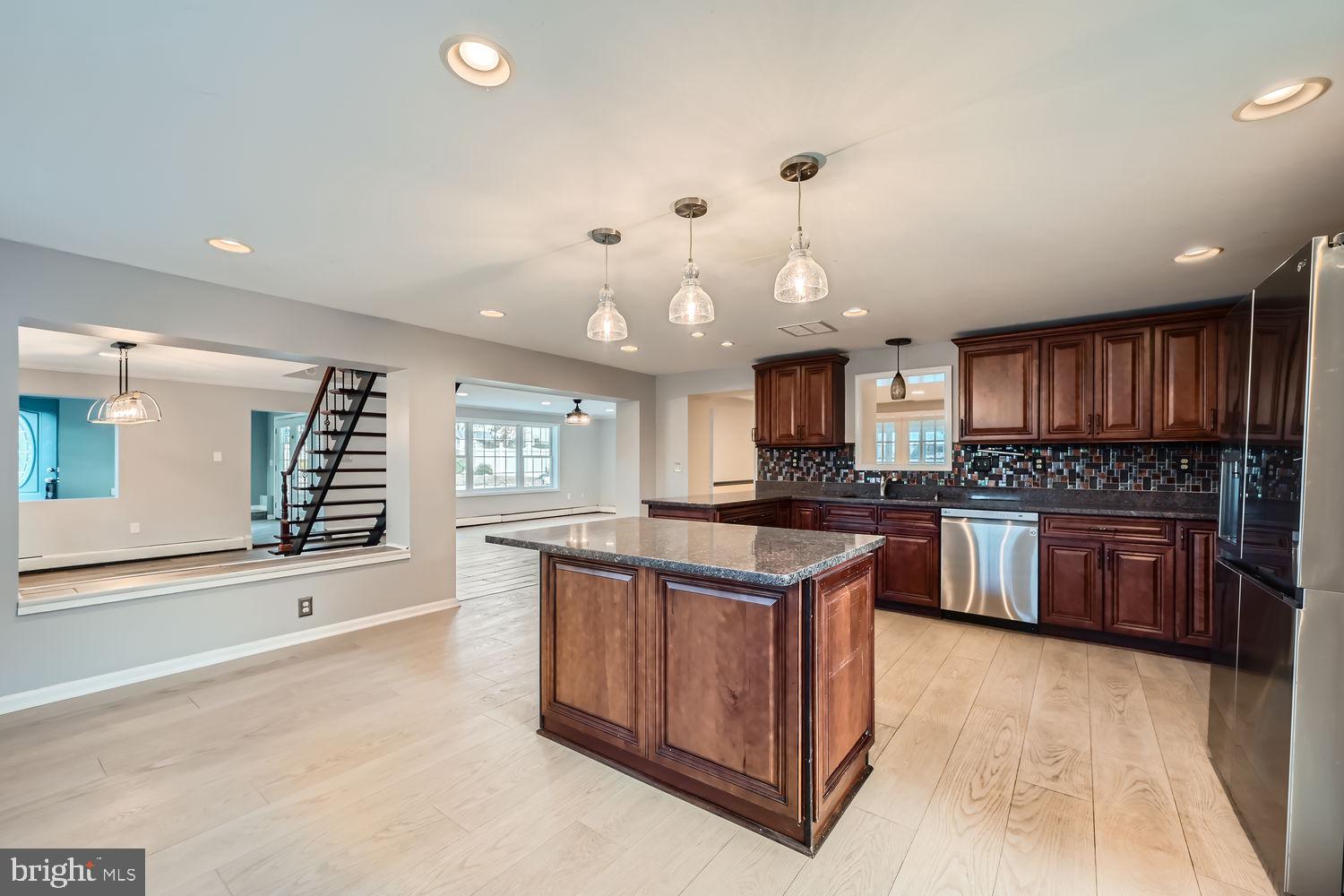 EDGEMERE - Residential