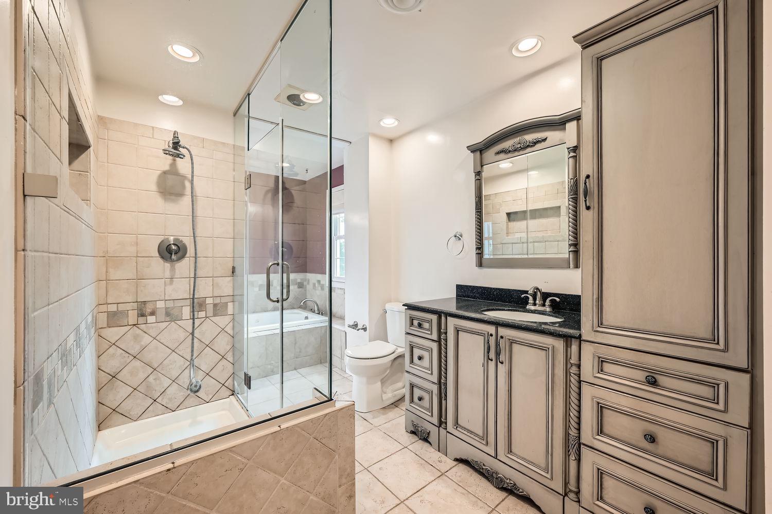 EDGEMERE - Residential