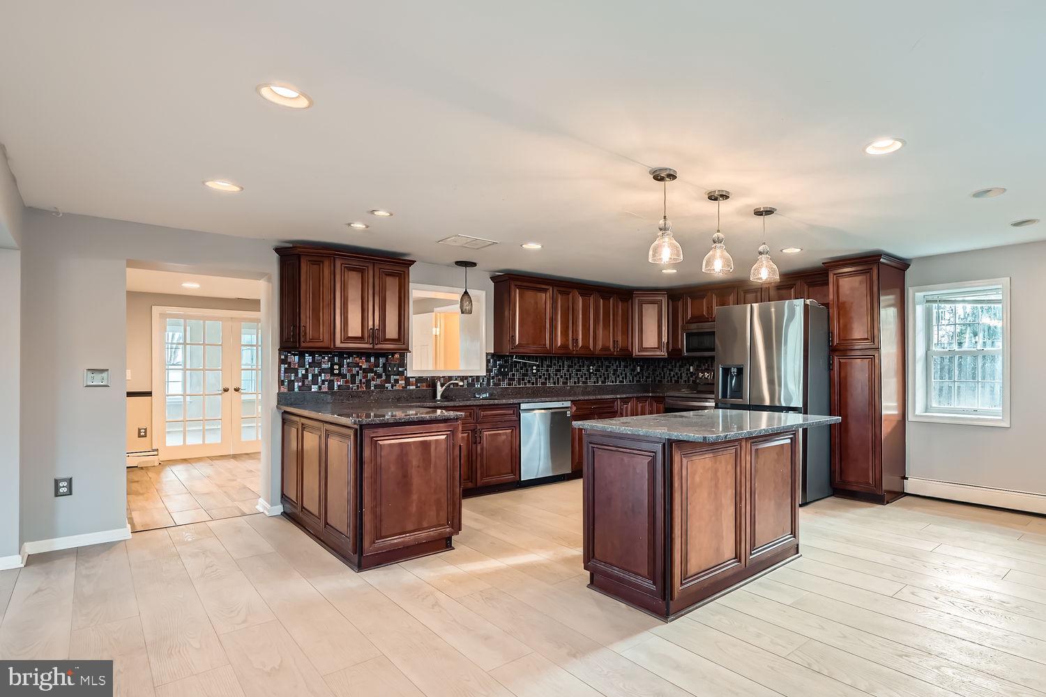 EDGEMERE - Residential