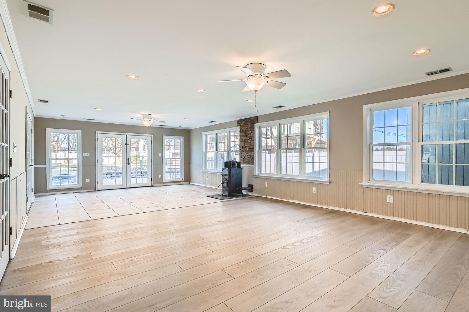 EDGEMERE - Residential