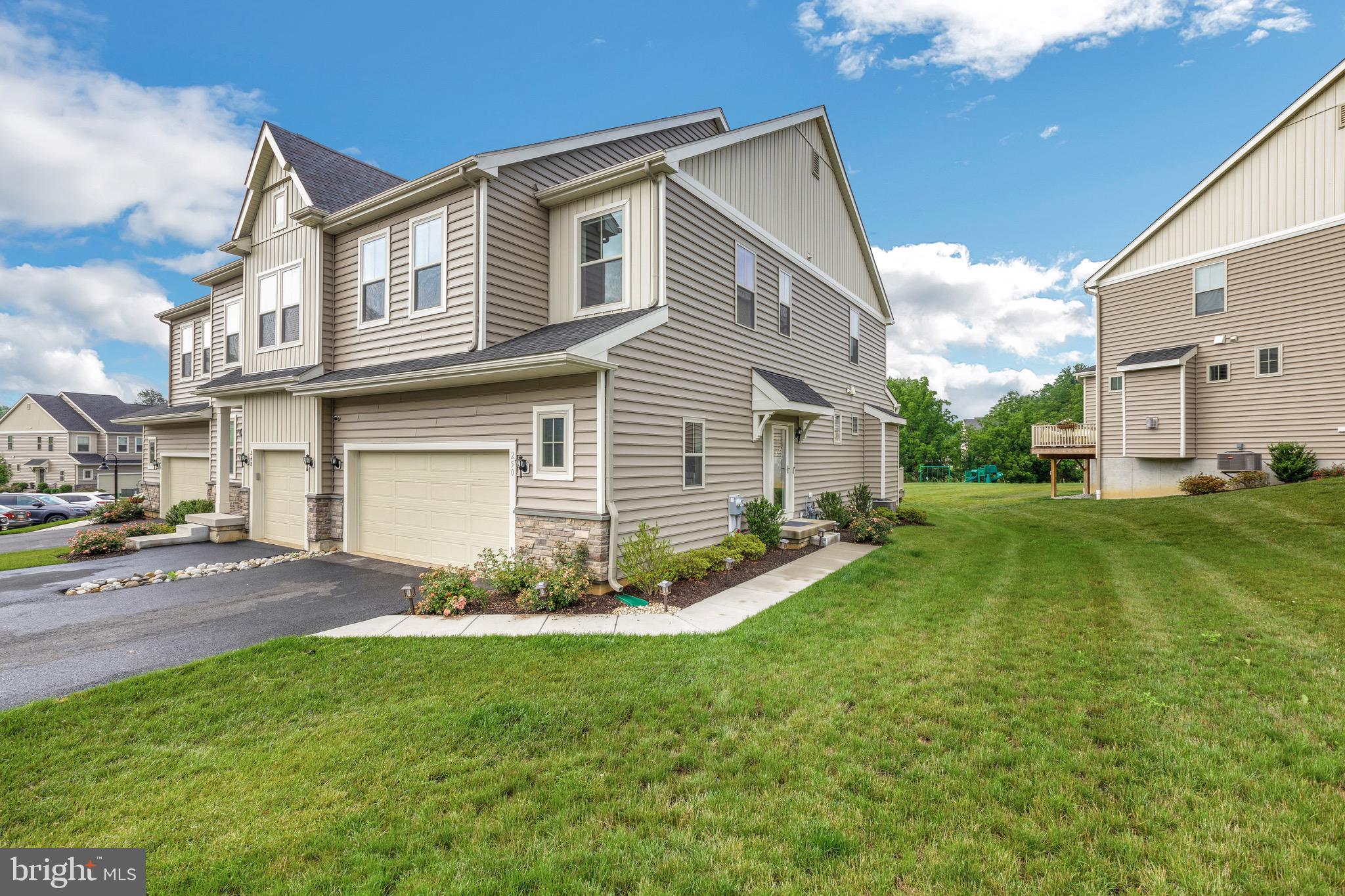 250 KESTREL COURT