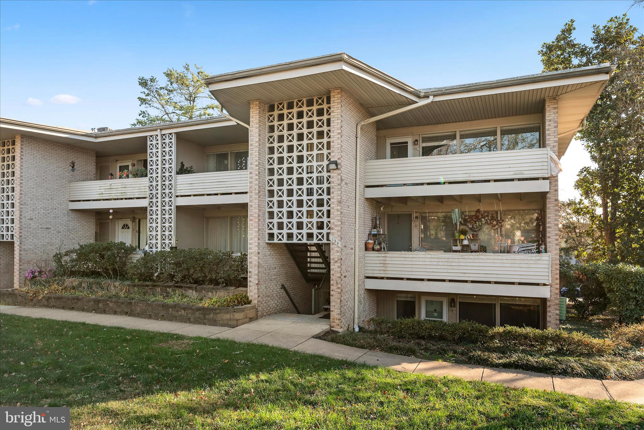 FALLS PLAZA - Residential