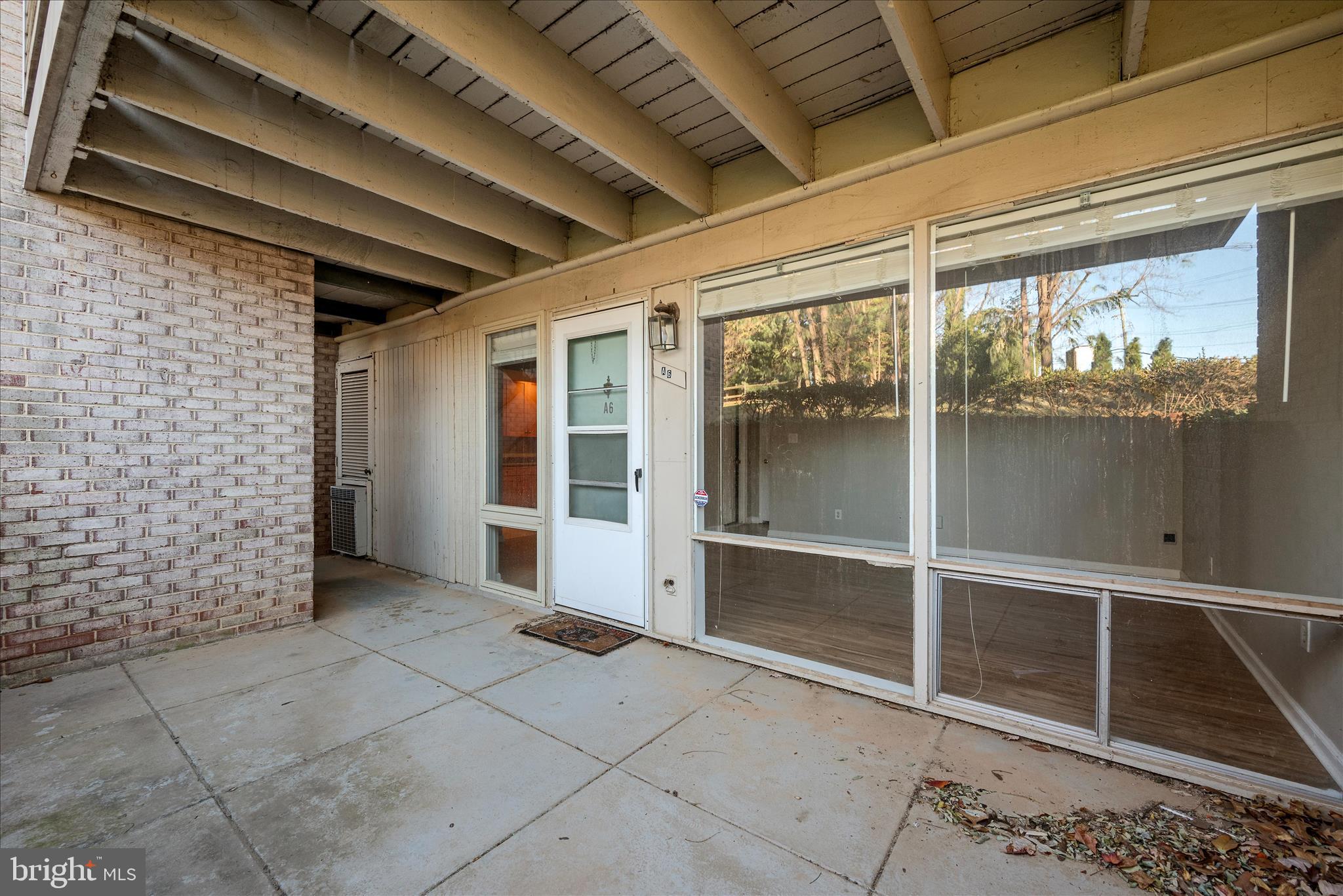 FALLS PLAZA - Residential