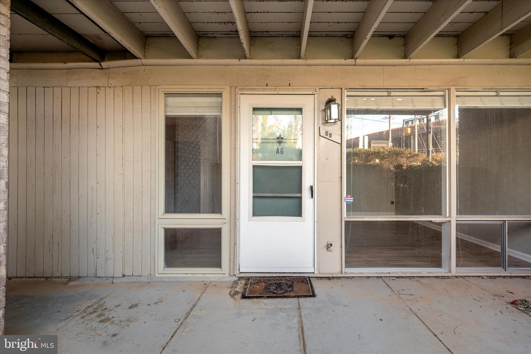 FALLS PLAZA - Residential