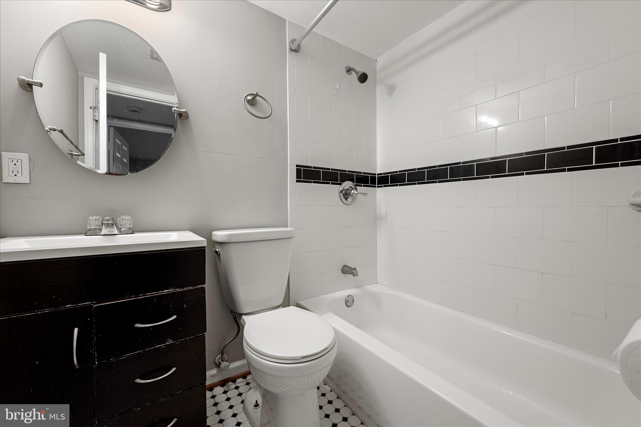 FALLS PLAZA - Residential