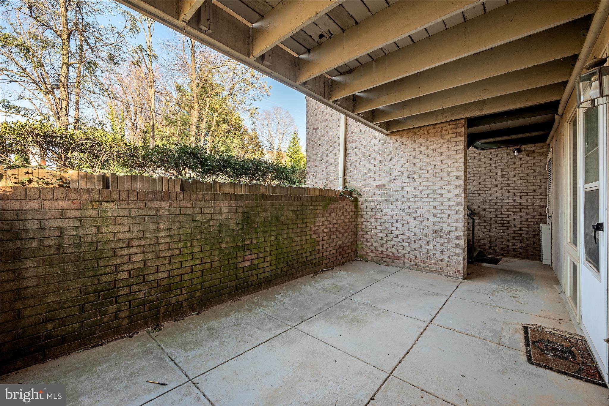 FALLS PLAZA - Residential