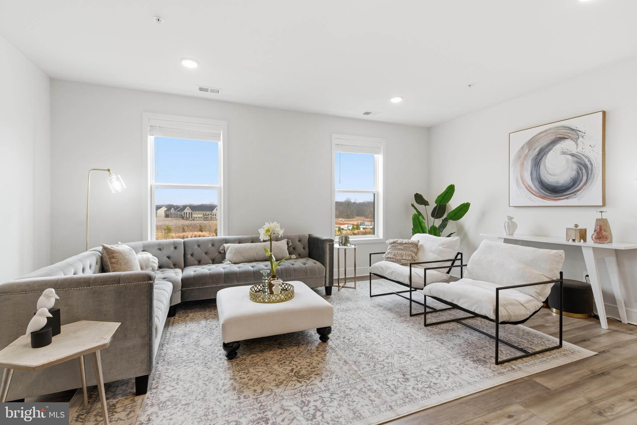 23669 GOLDEN EMBERS SQUARE 303