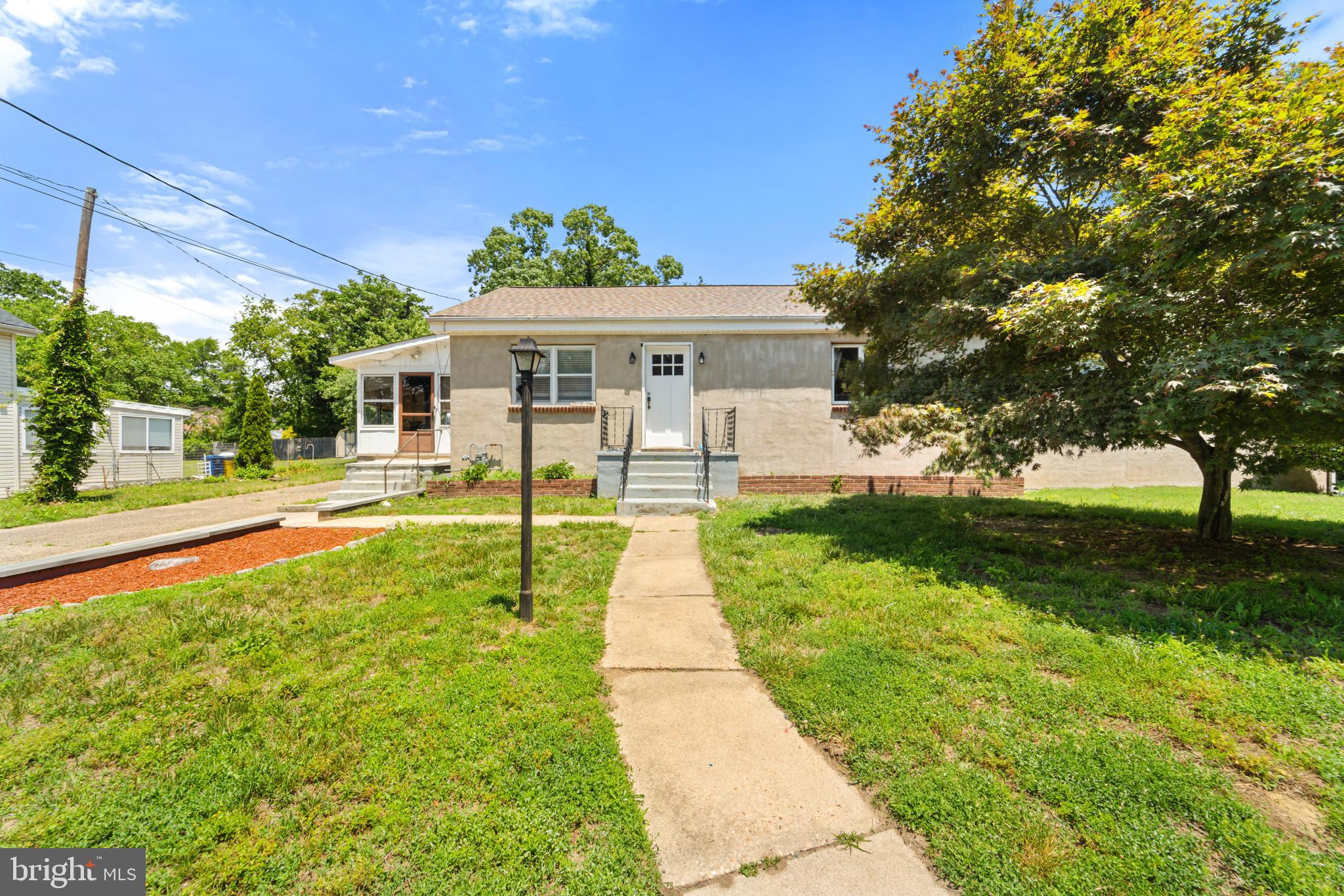 31 E 3RD AVENUE