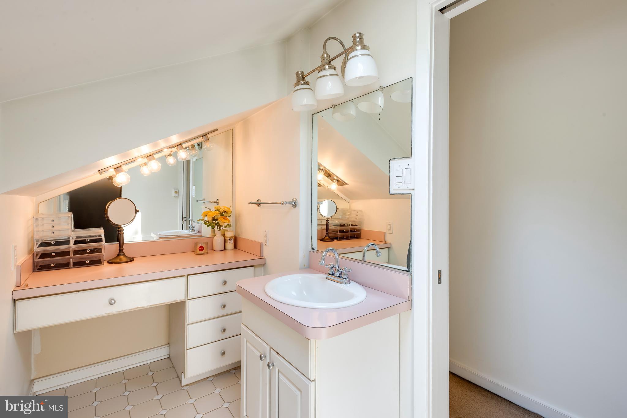 VALLEY HILLS - Residential