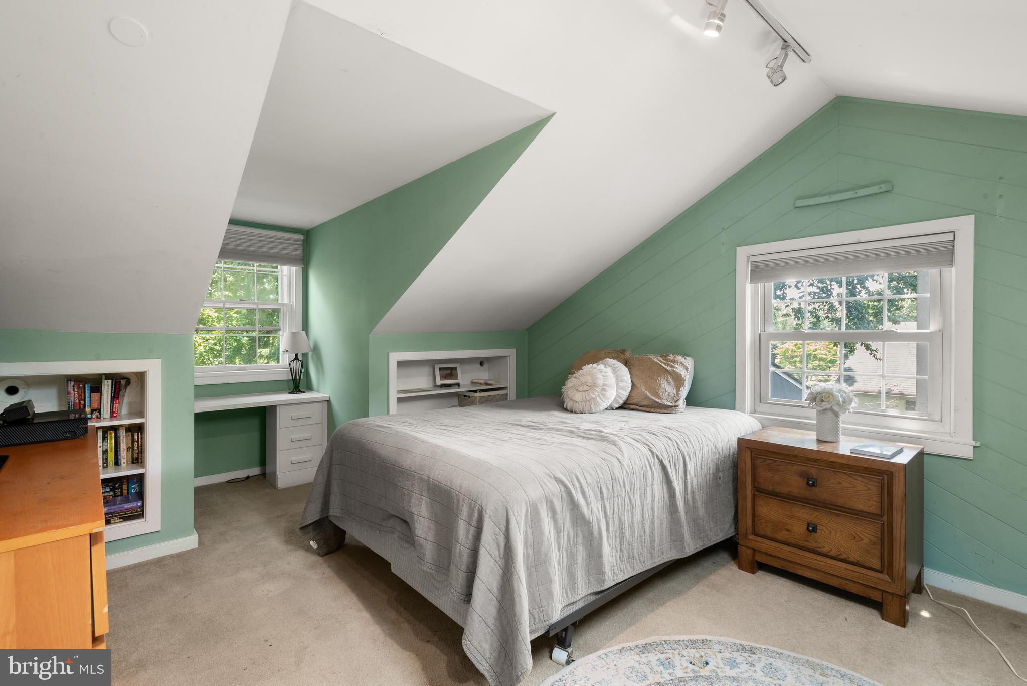 VALLEY HILLS - Residential