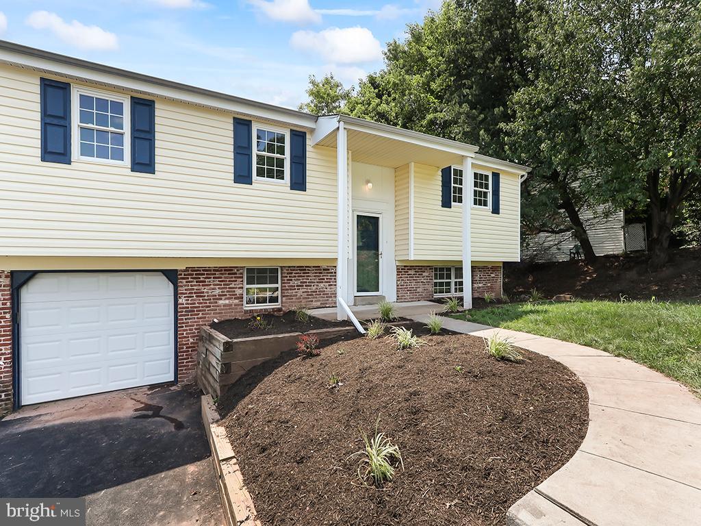 14 FEATHERBED LANE