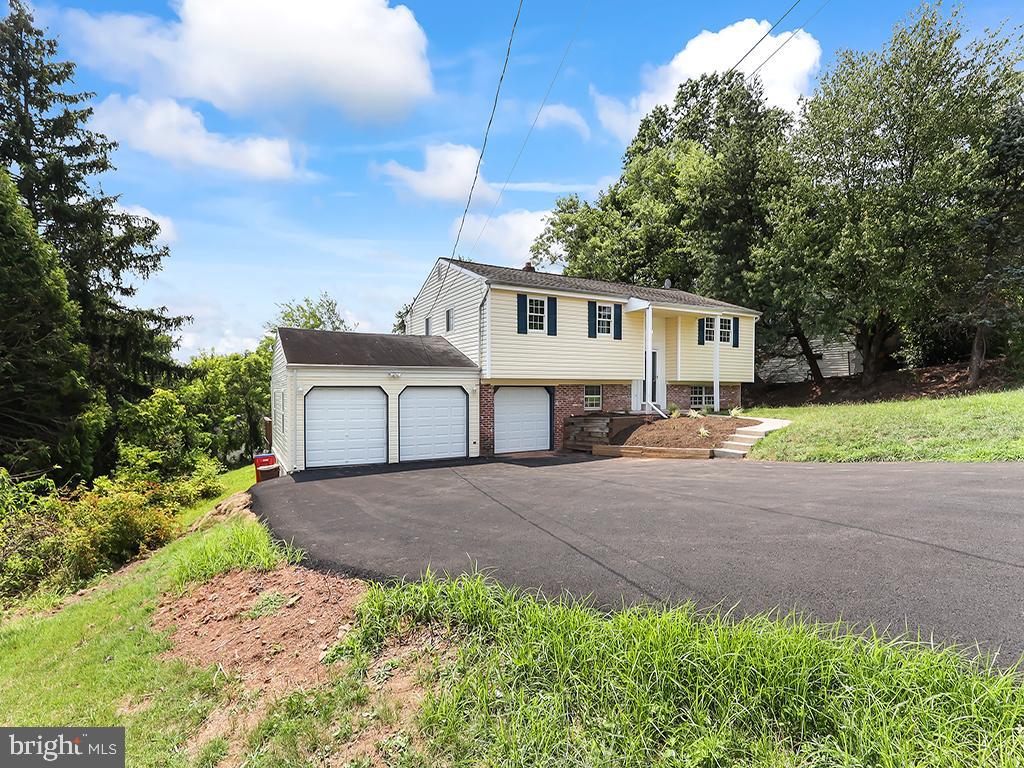 14 FEATHERBED LANE
