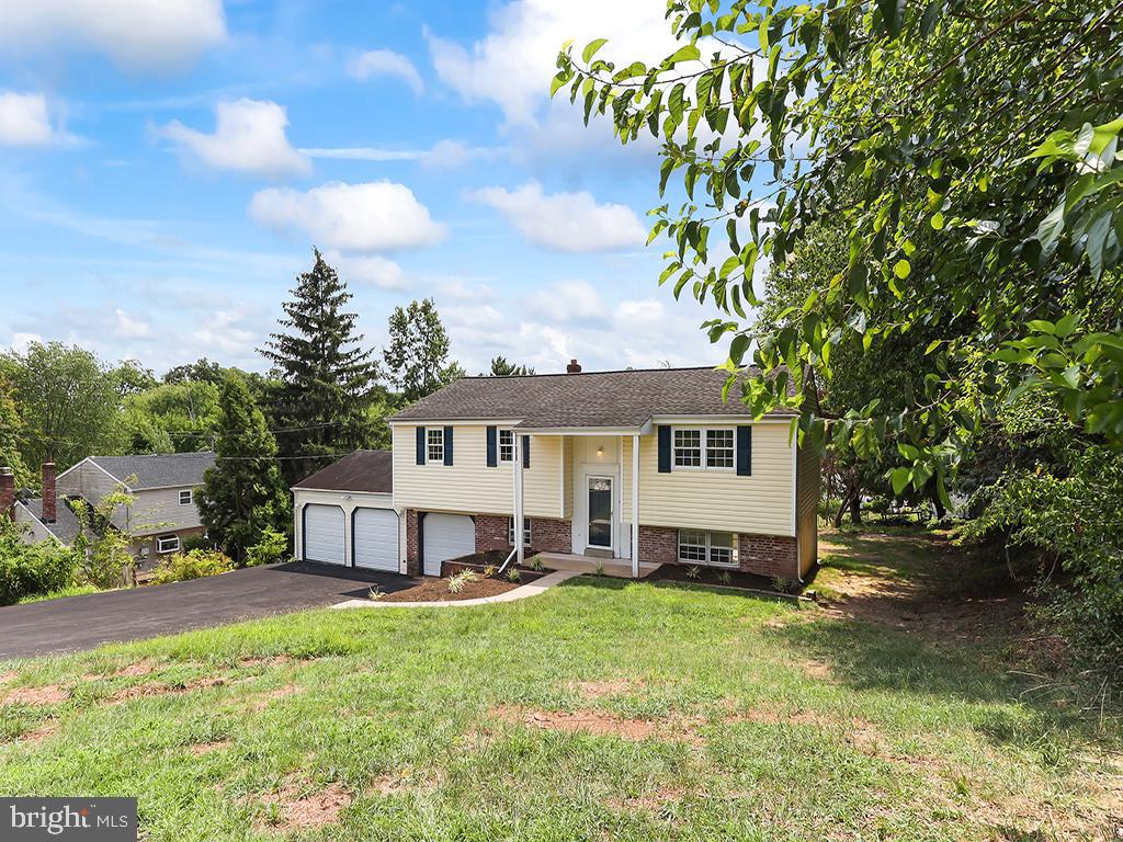 14 FEATHERBED LANE