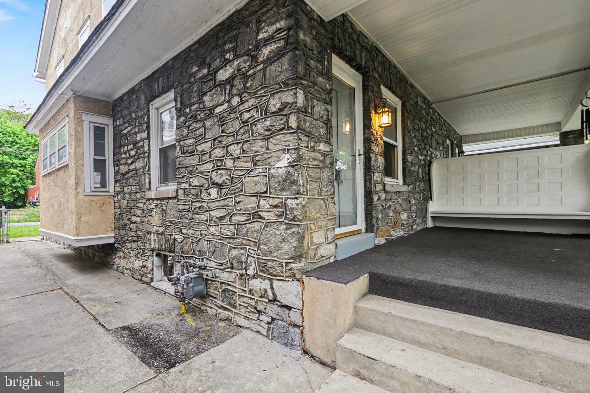 1006 N 16TH