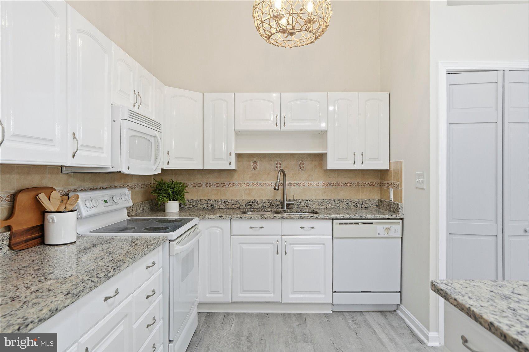 HYDE PARK - Residential