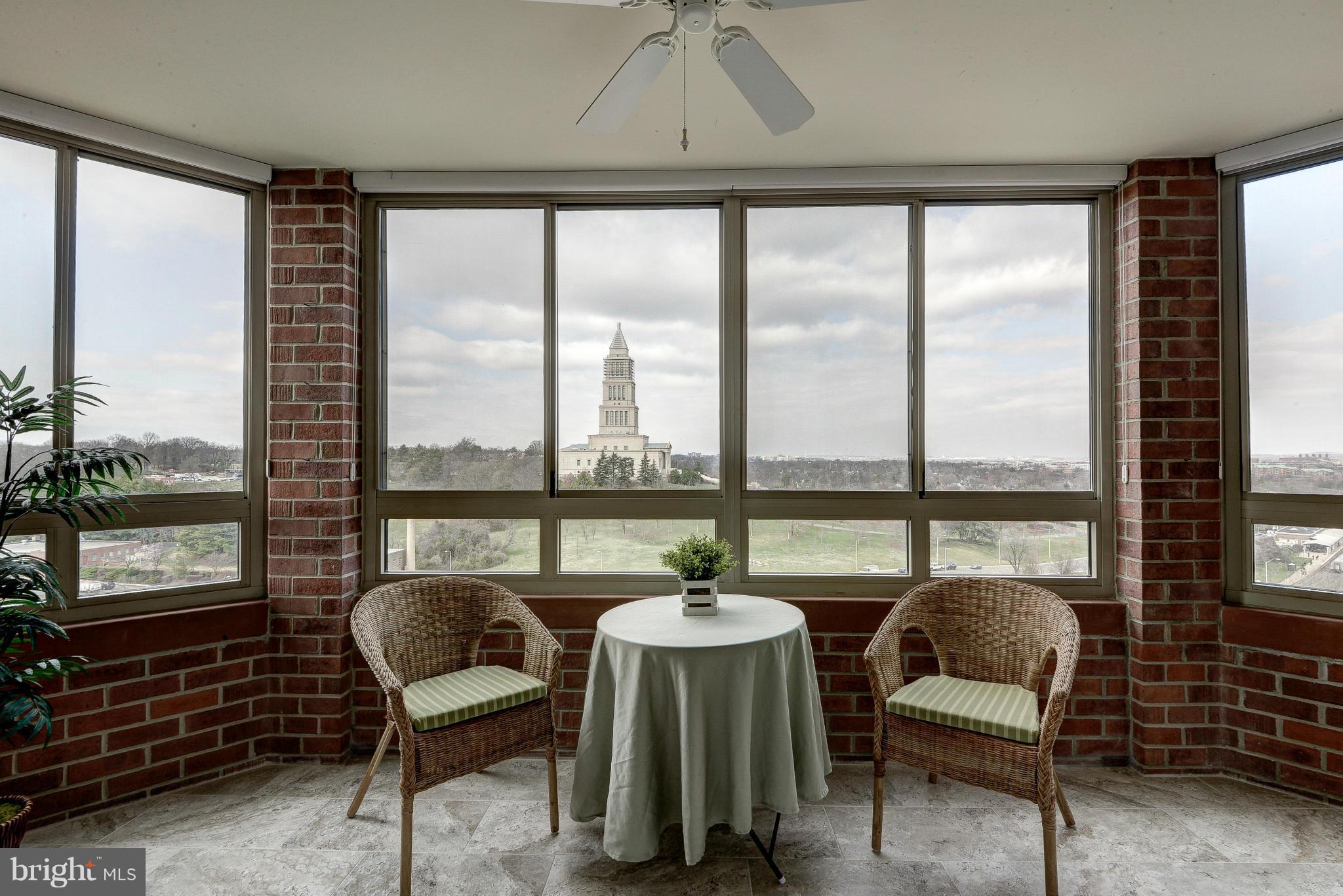 CARLYLE TOWERS - Residential