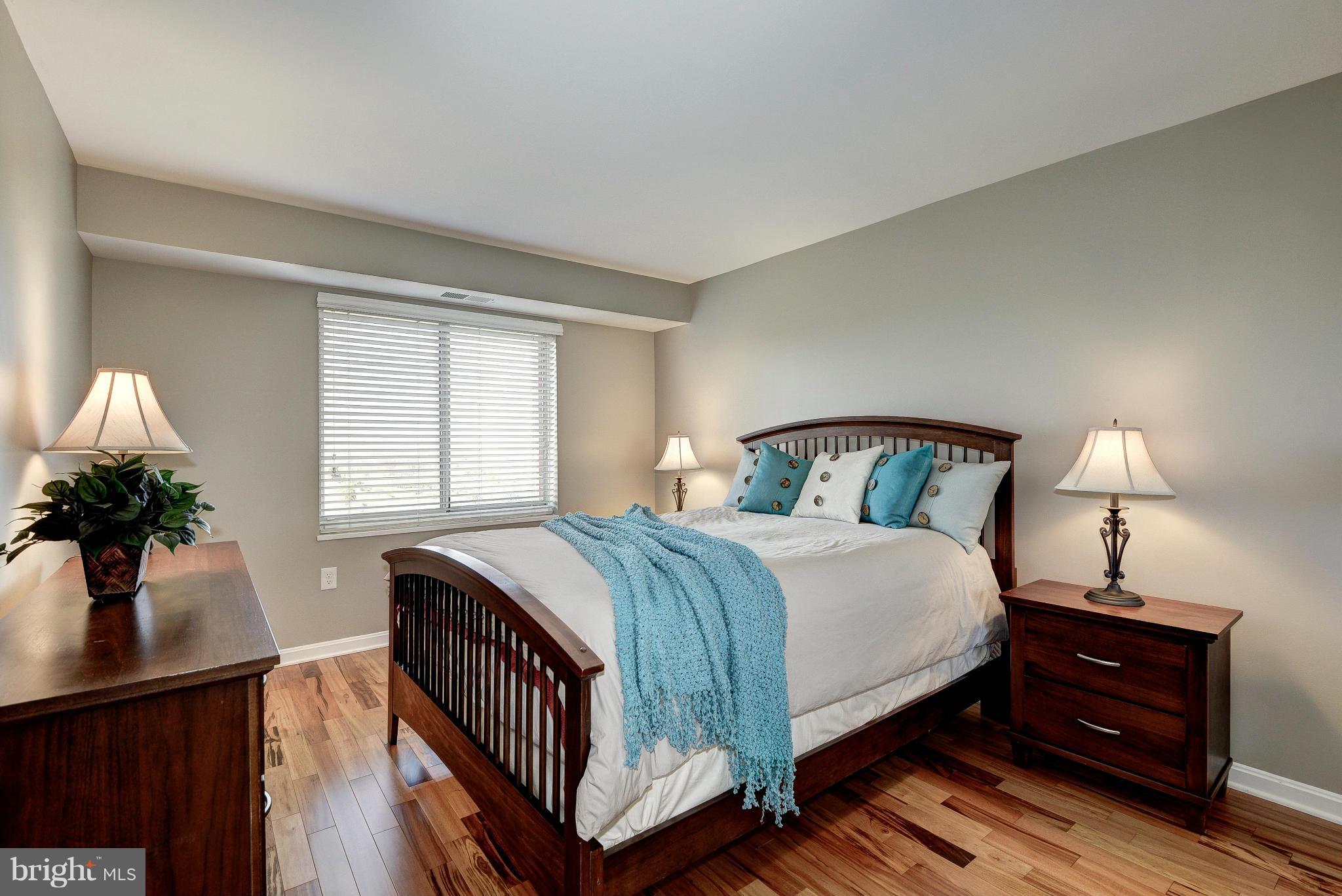 CARLYLE TOWERS - Residential