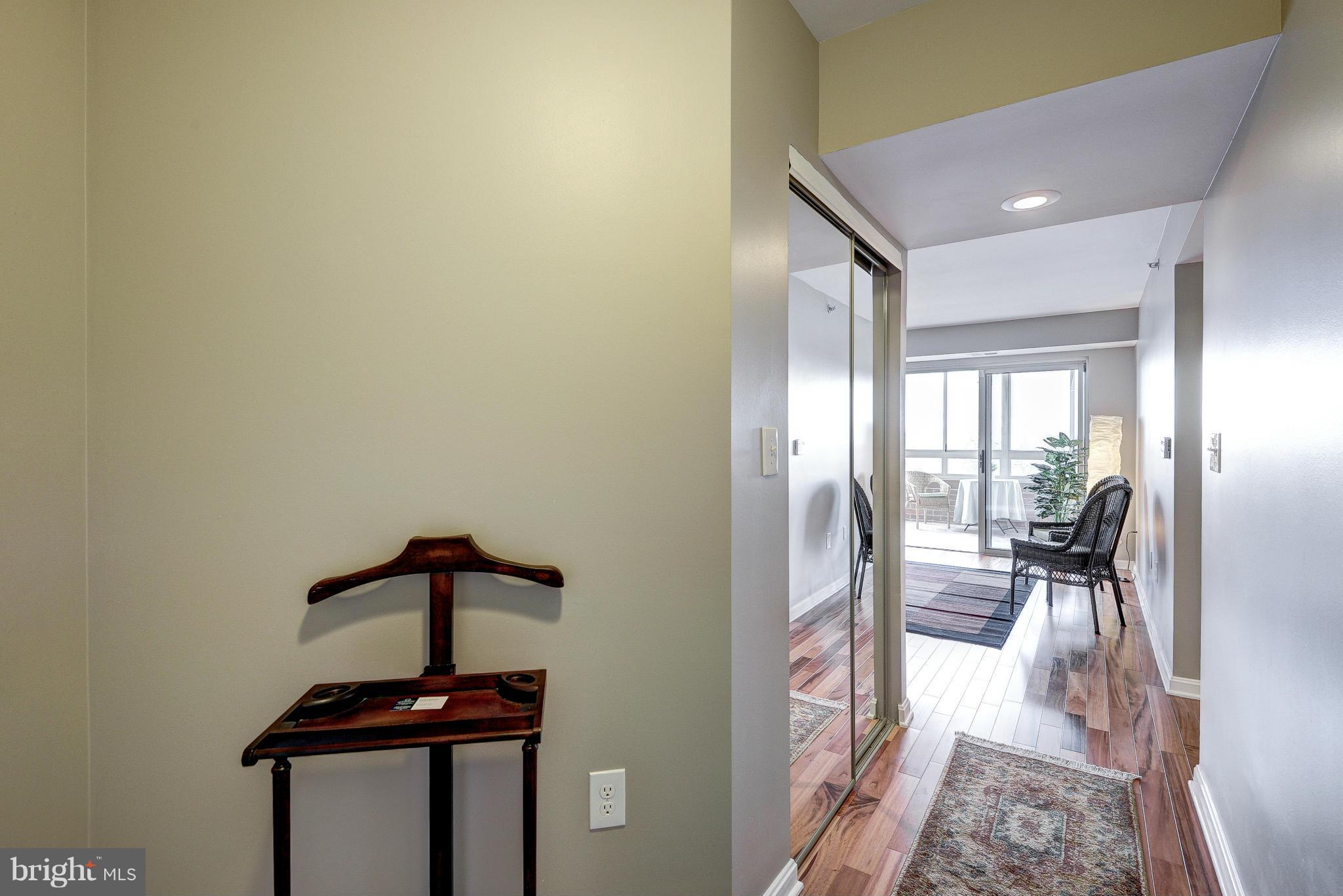 CARLYLE TOWERS - Residential