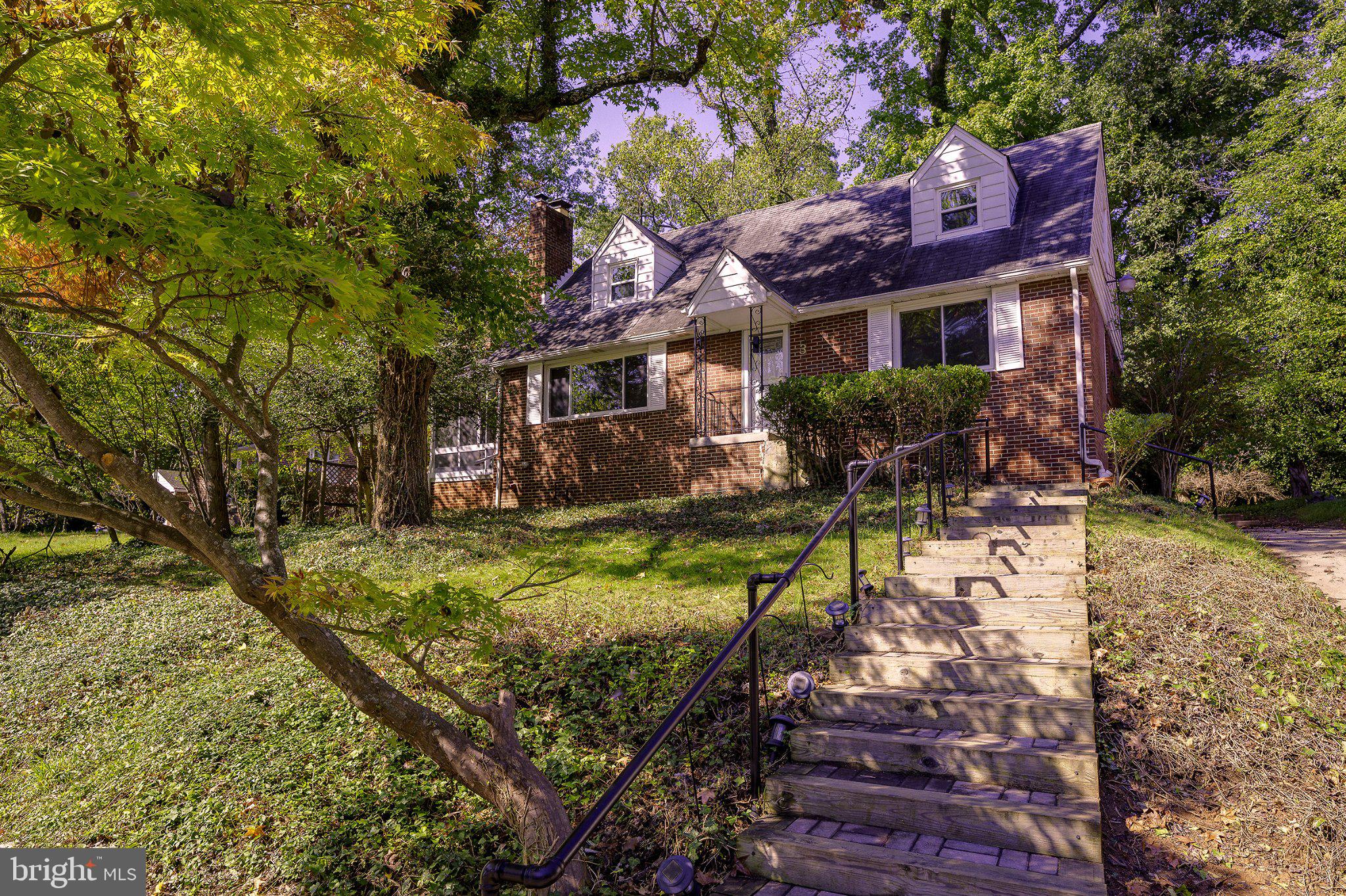 3 LAKESIDE DRIVE