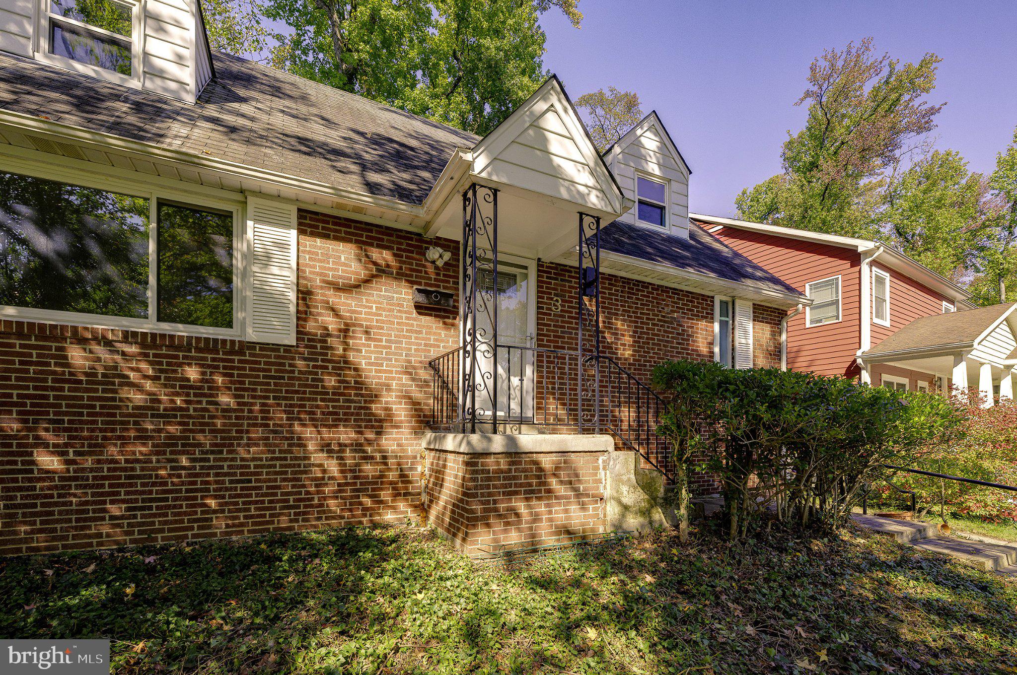 3 LAKESIDE DRIVE
