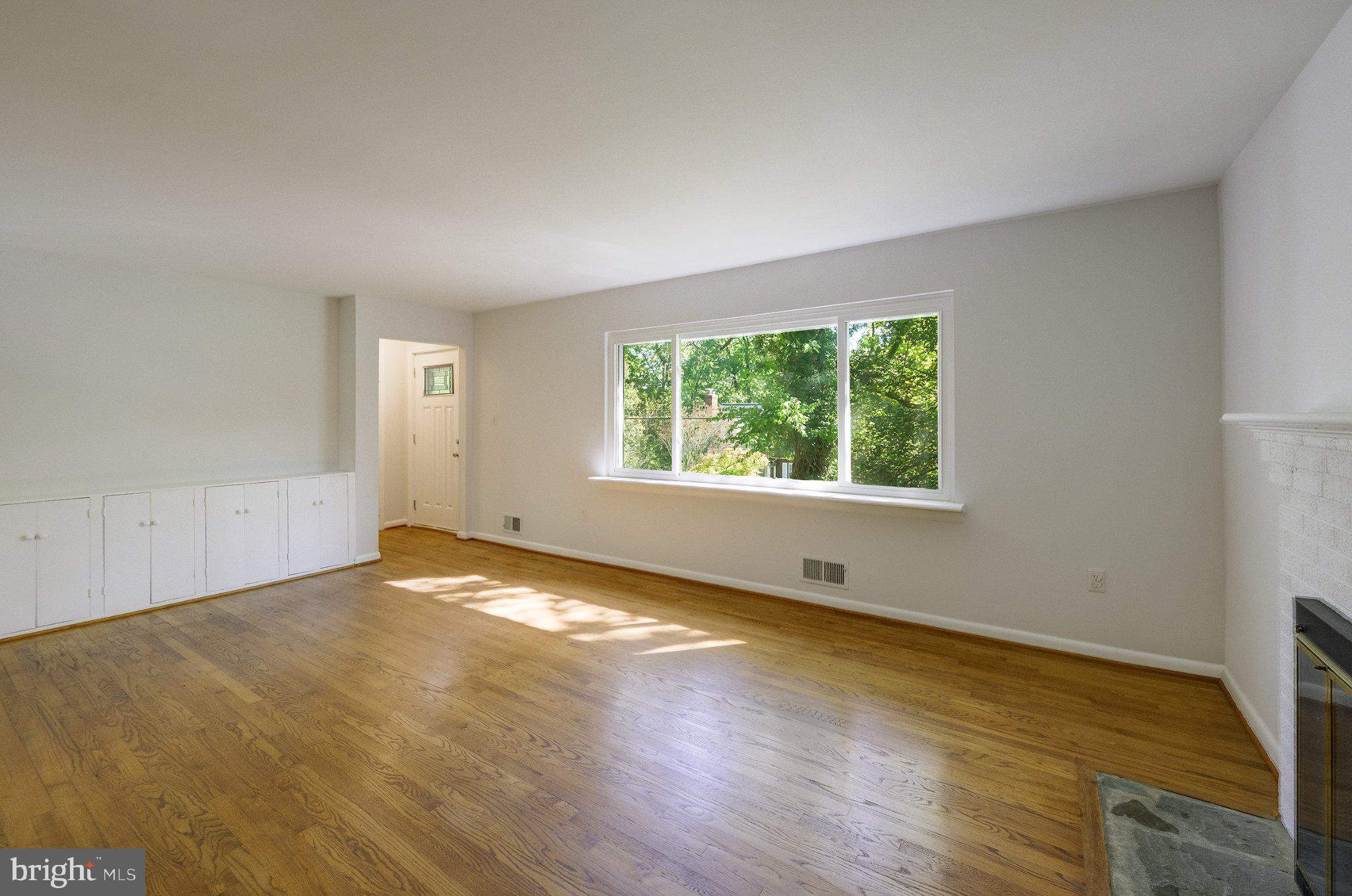 3 LAKESIDE DRIVE