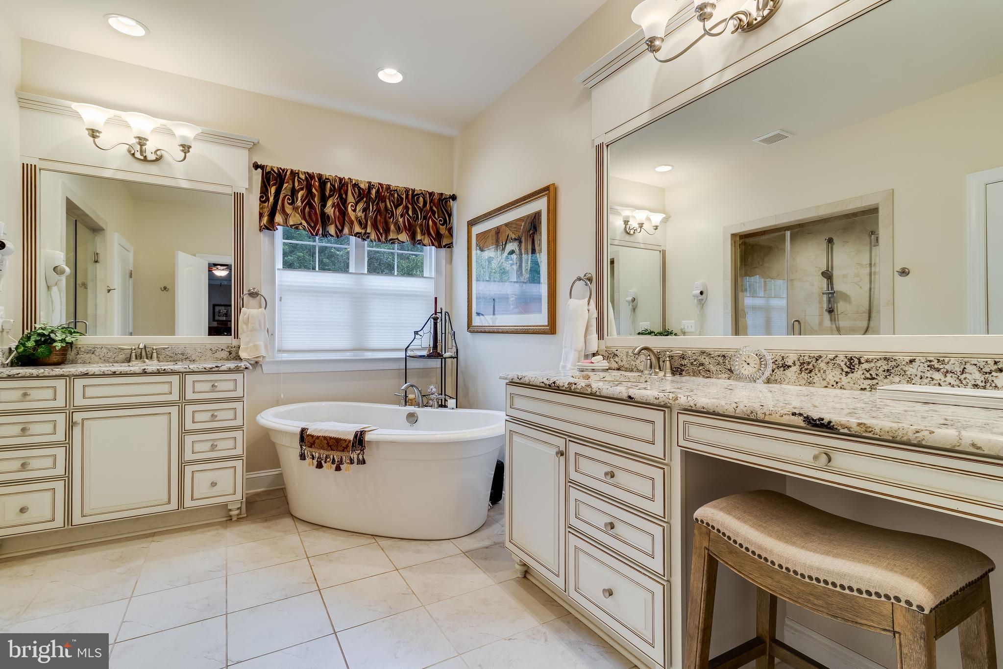 OAKWOOD ESTATES - Residential