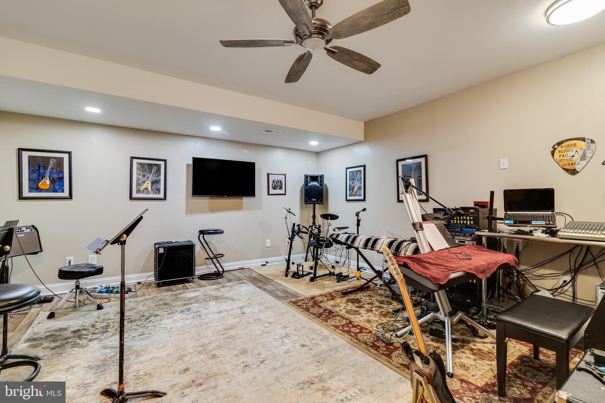 OAKWOOD ESTATES - Residential