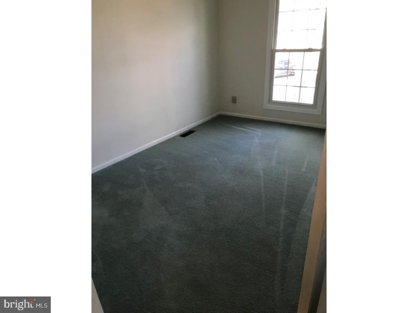 FLYING HILLS - Residential