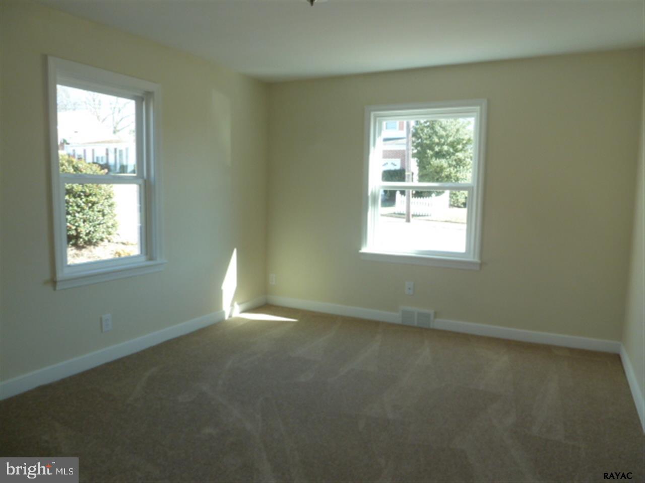 RED LION - Residential