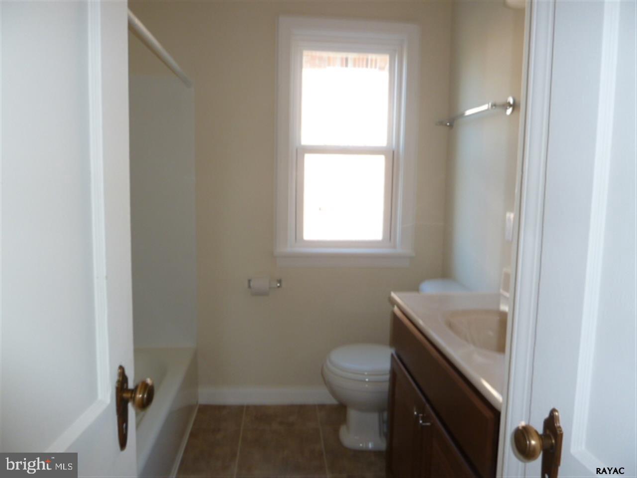 RED LION - Residential