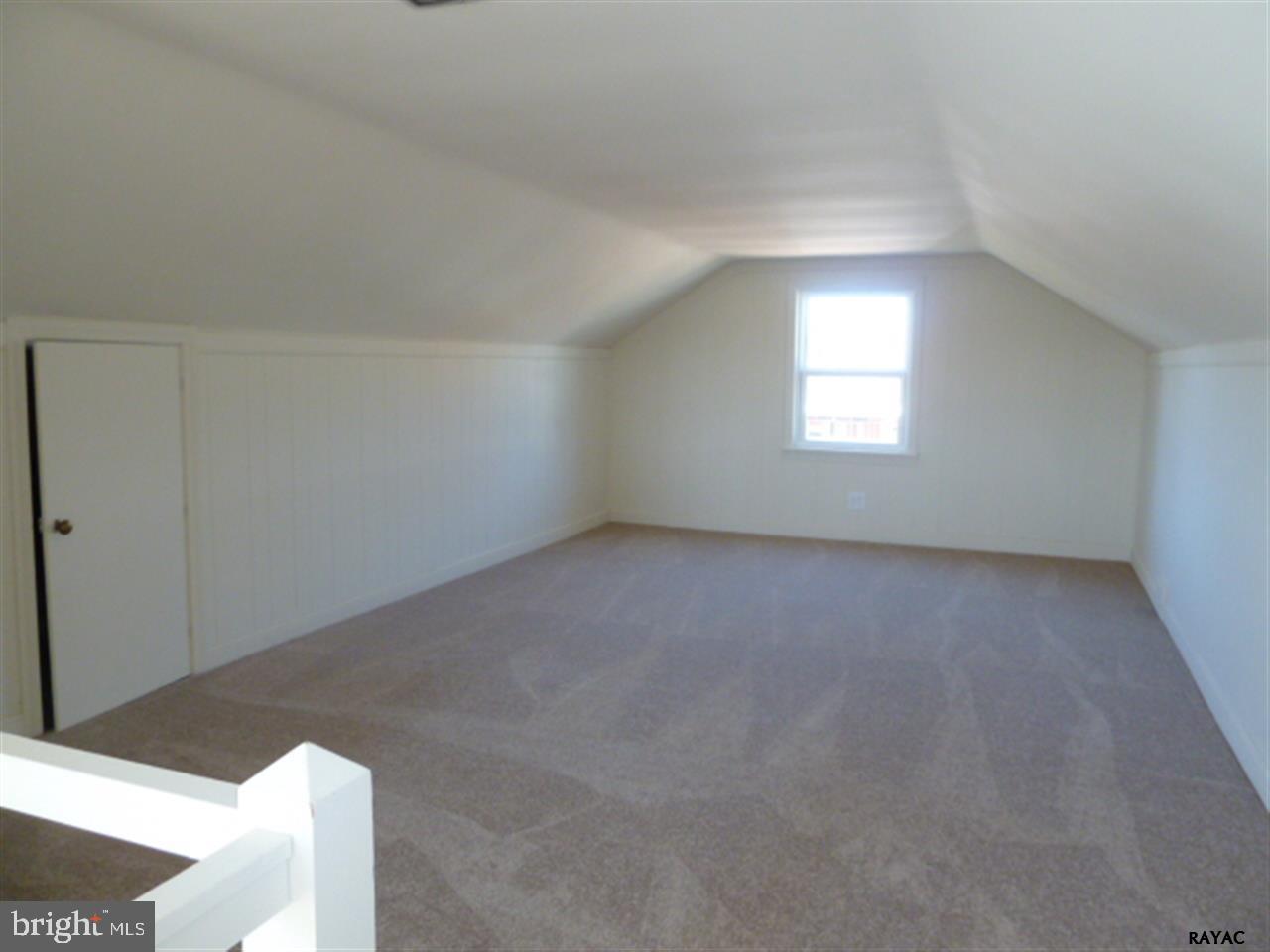 RED LION - Residential