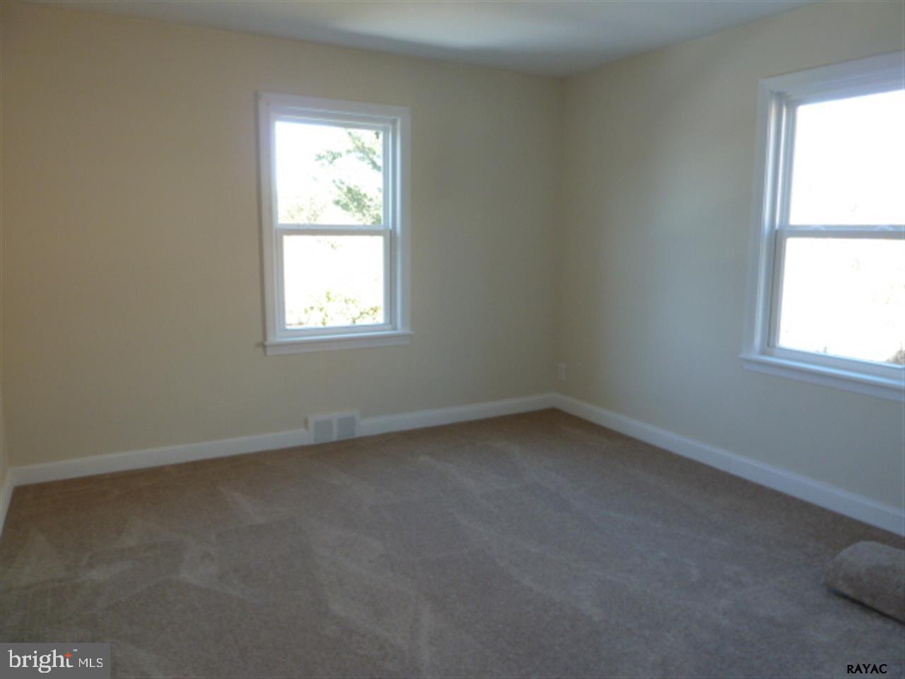 RED LION - Residential