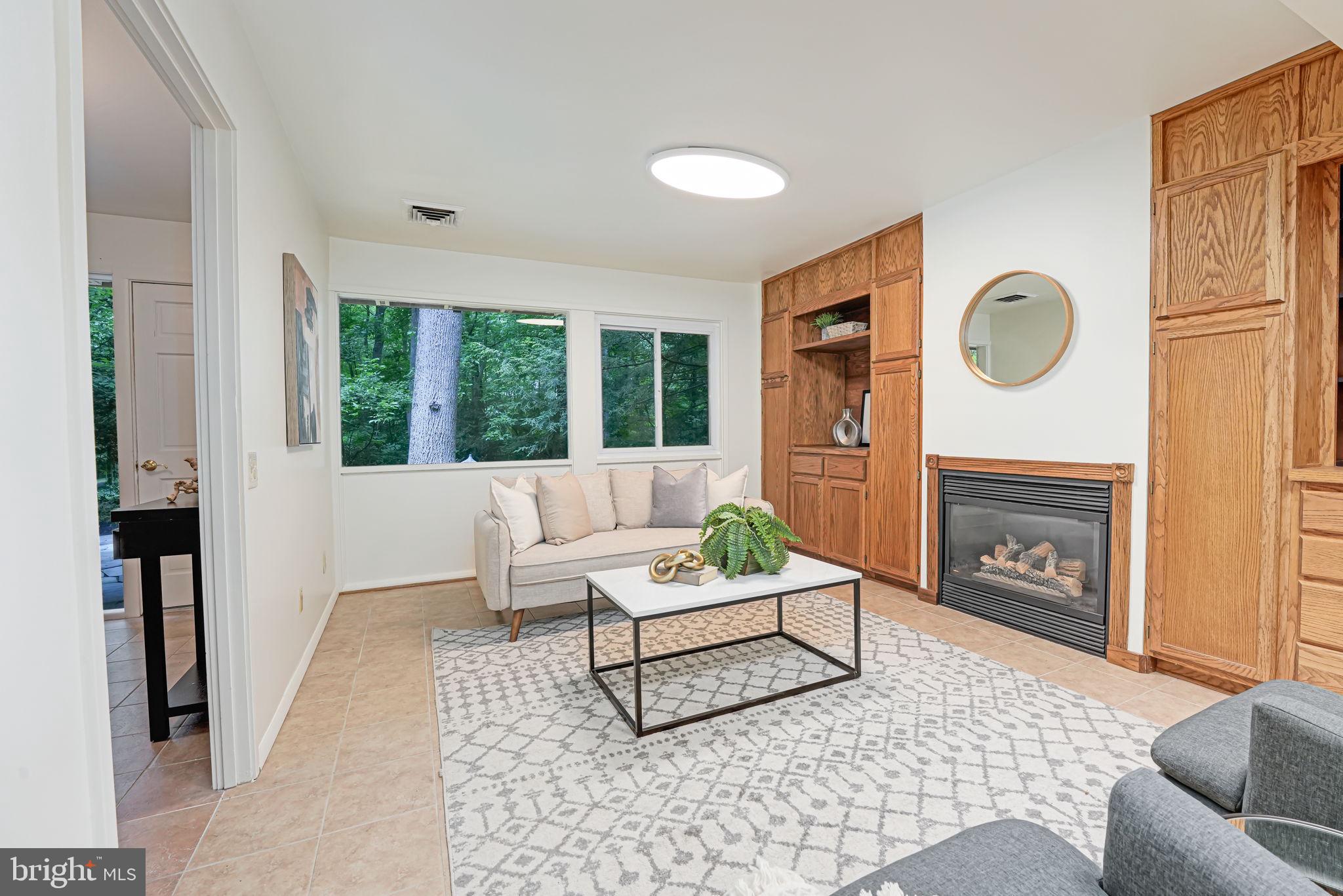 CARDEROCK SPRINGS - Residential