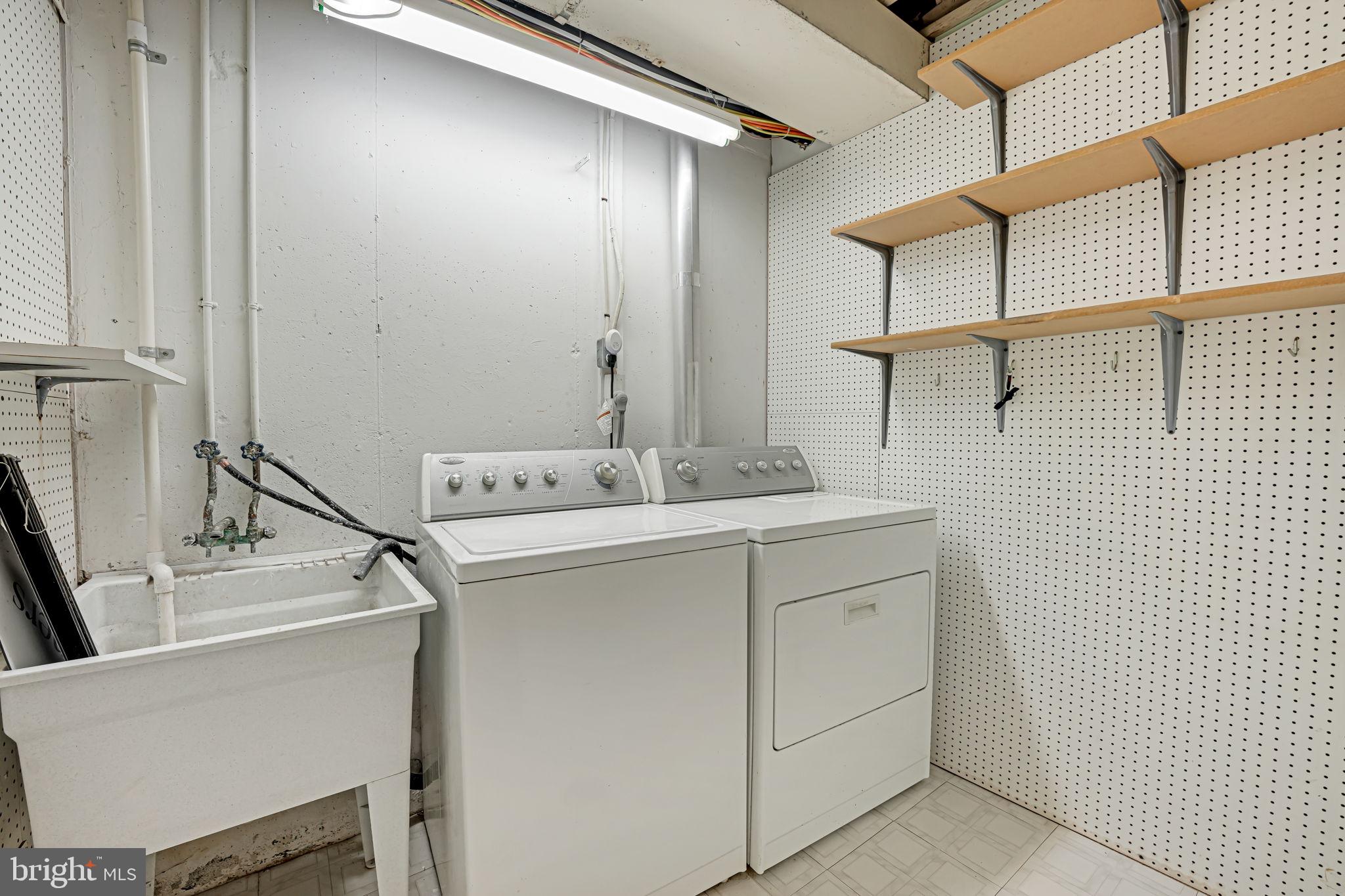 CARDEROCK SPRINGS - Residential