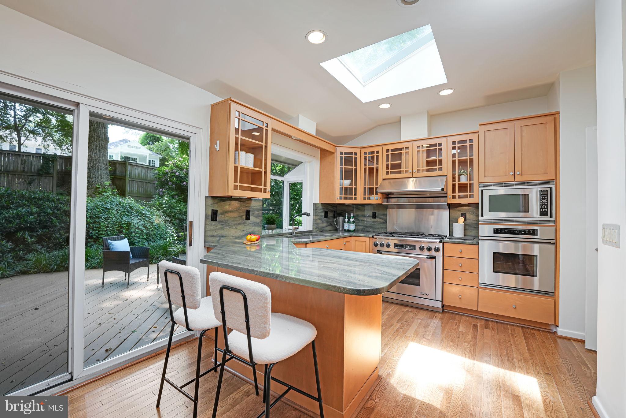 CARDEROCK SPRINGS - Residential