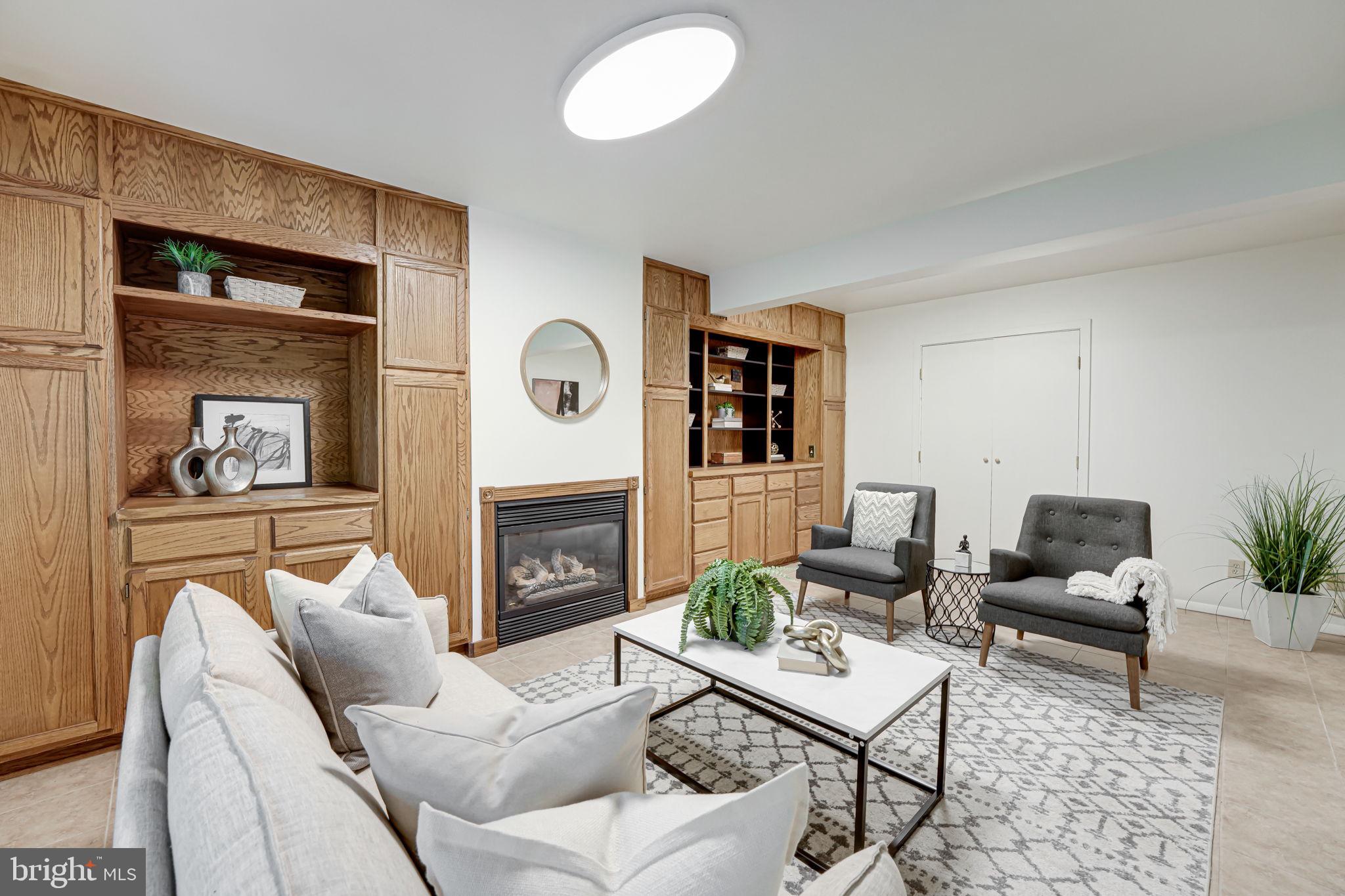 CARDEROCK SPRINGS - Residential