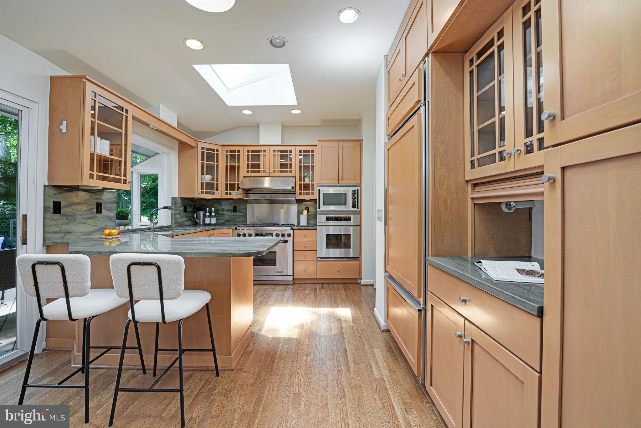 CARDEROCK SPRINGS - Residential